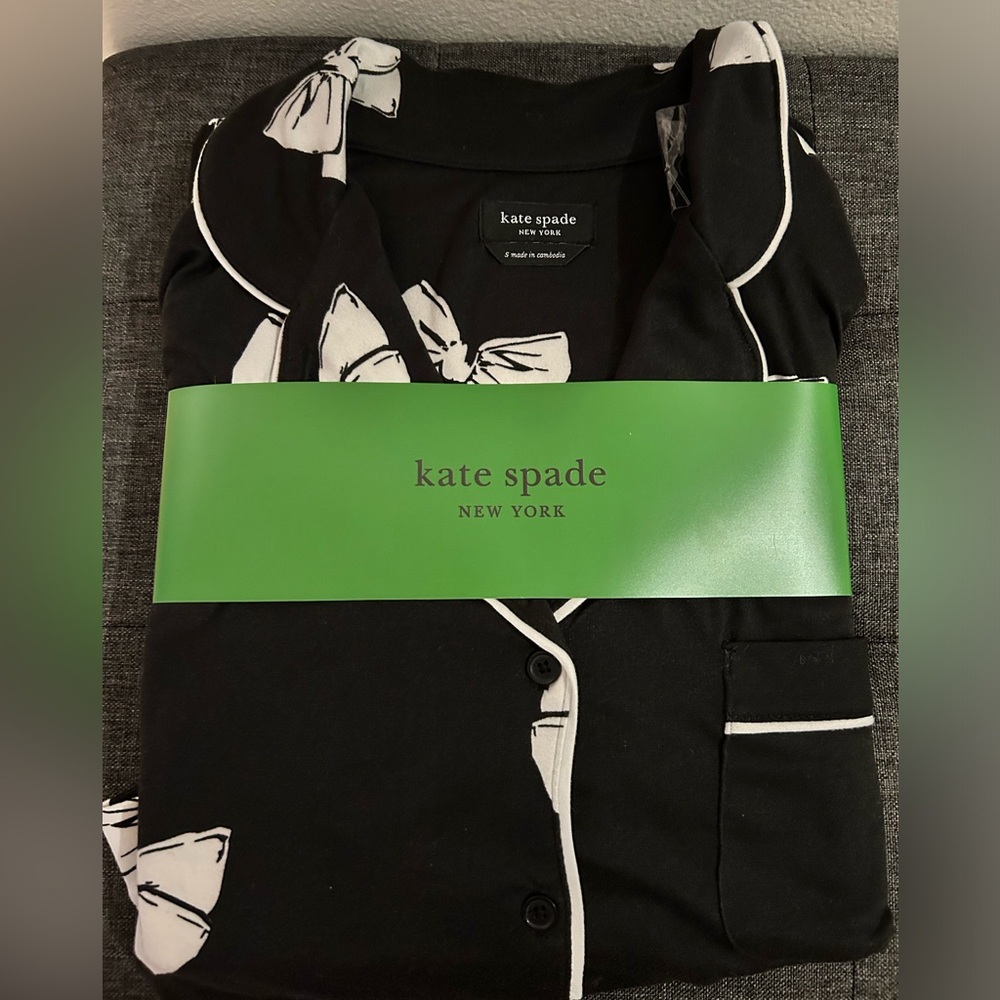 NEW! Kate Spade Black bow tie print pajamas.